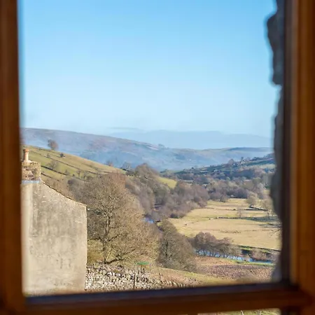 Nick Jone Feetham
